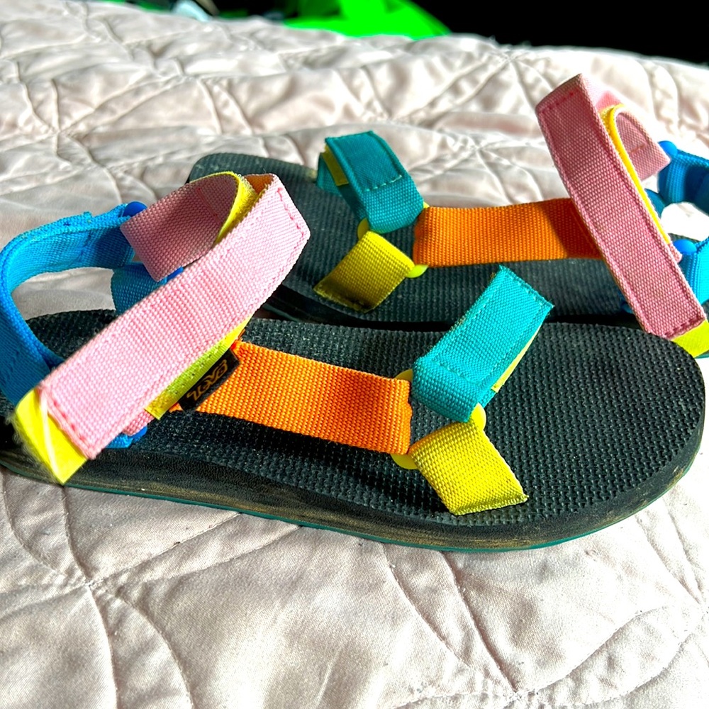 Teva Rainbow sandals